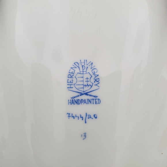 *SOLD* Herend Rothschild Bird Shell & Ring Dish - Picture 8 of 11